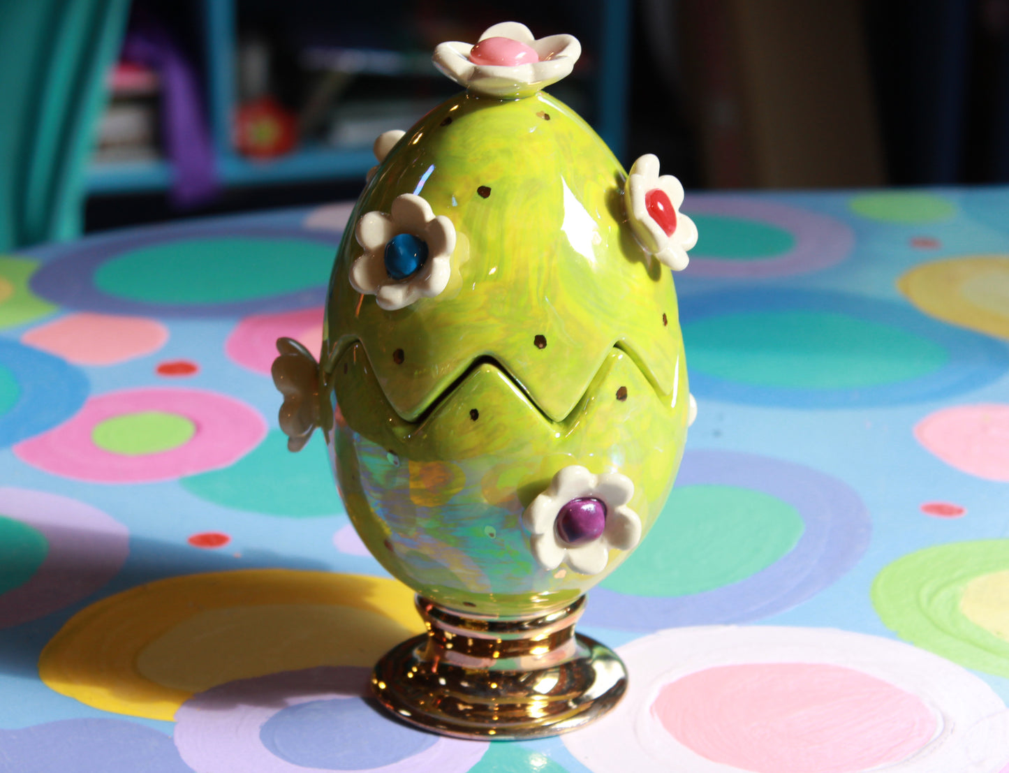 Daisy Studded Easter Egg Green