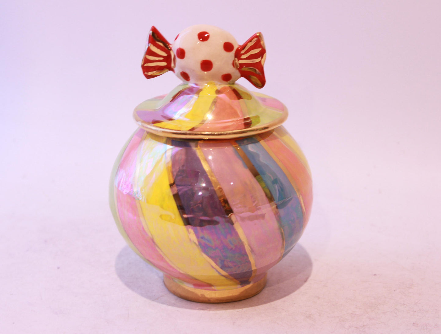 Tiny Round Pot with Sweetie
