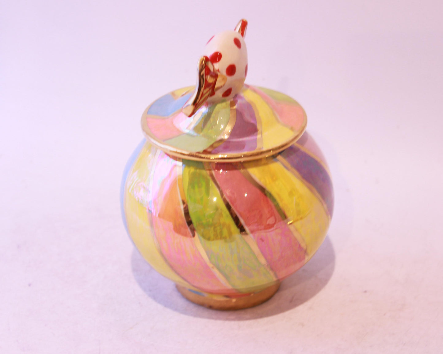 Tiny Round Pot with Sweetie