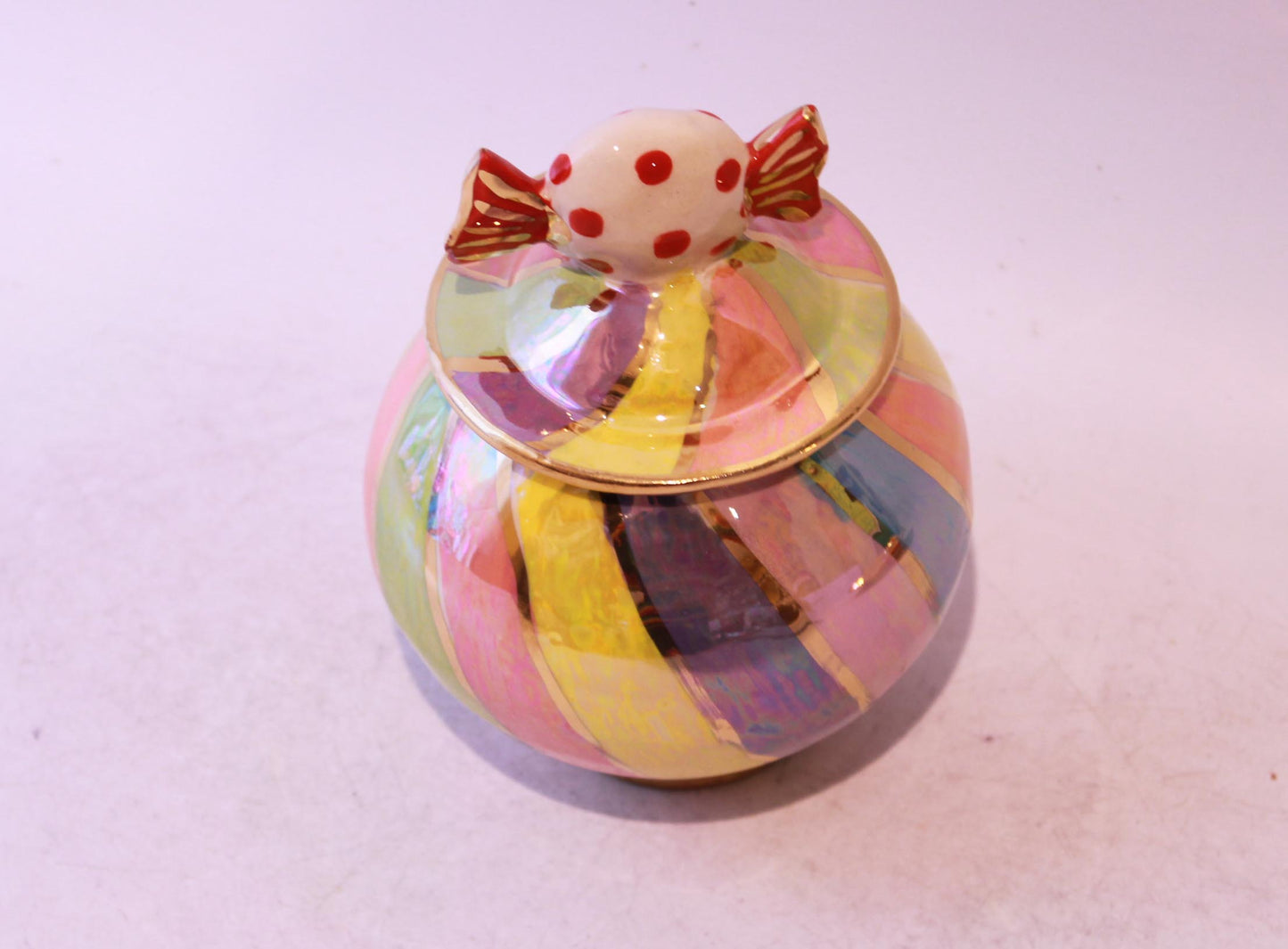 Tiny Round Pot with Sweetie