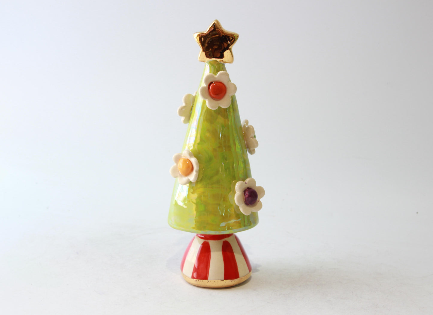 Small Christmas Tree Daisy Studded Green