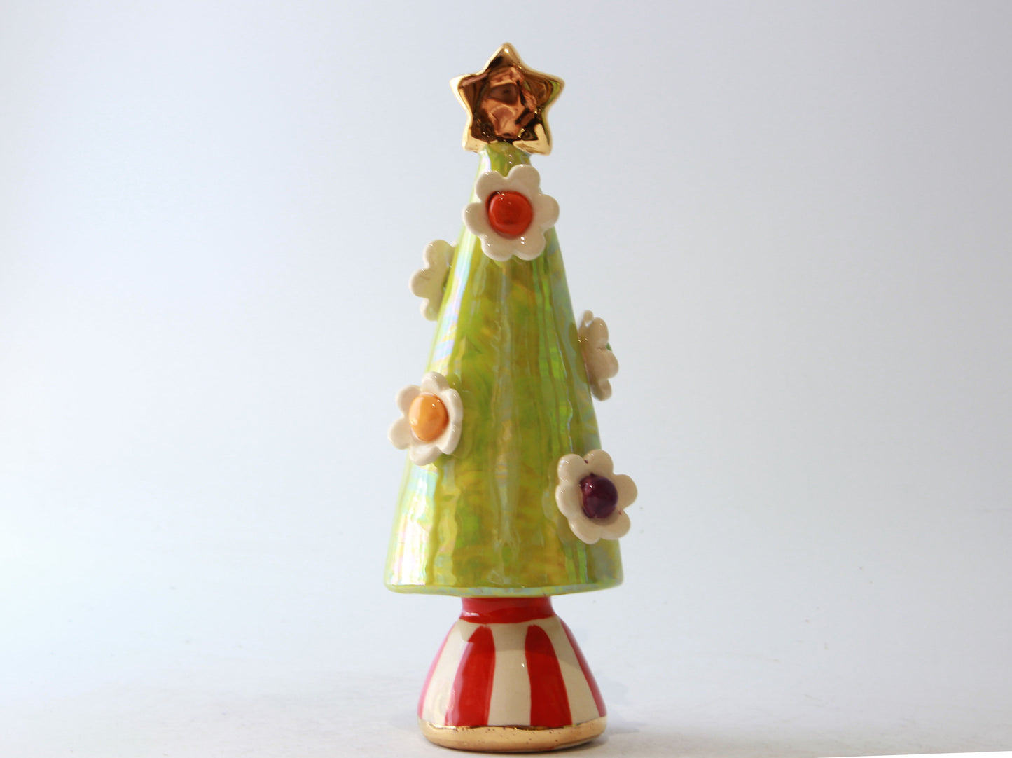 Small Christmas Tree Daisy Studded Green
