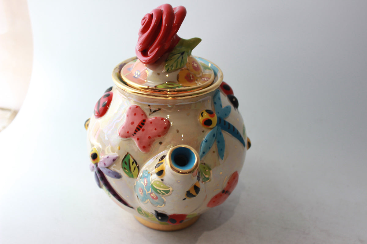 Medium Teapot in Bugs