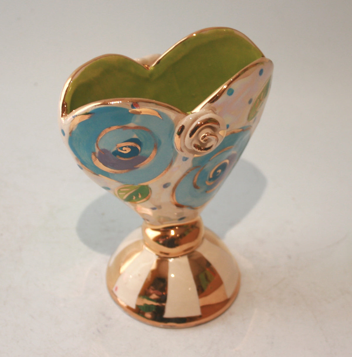 Baby Heart Vase in Gold New Rose on Blue Dots