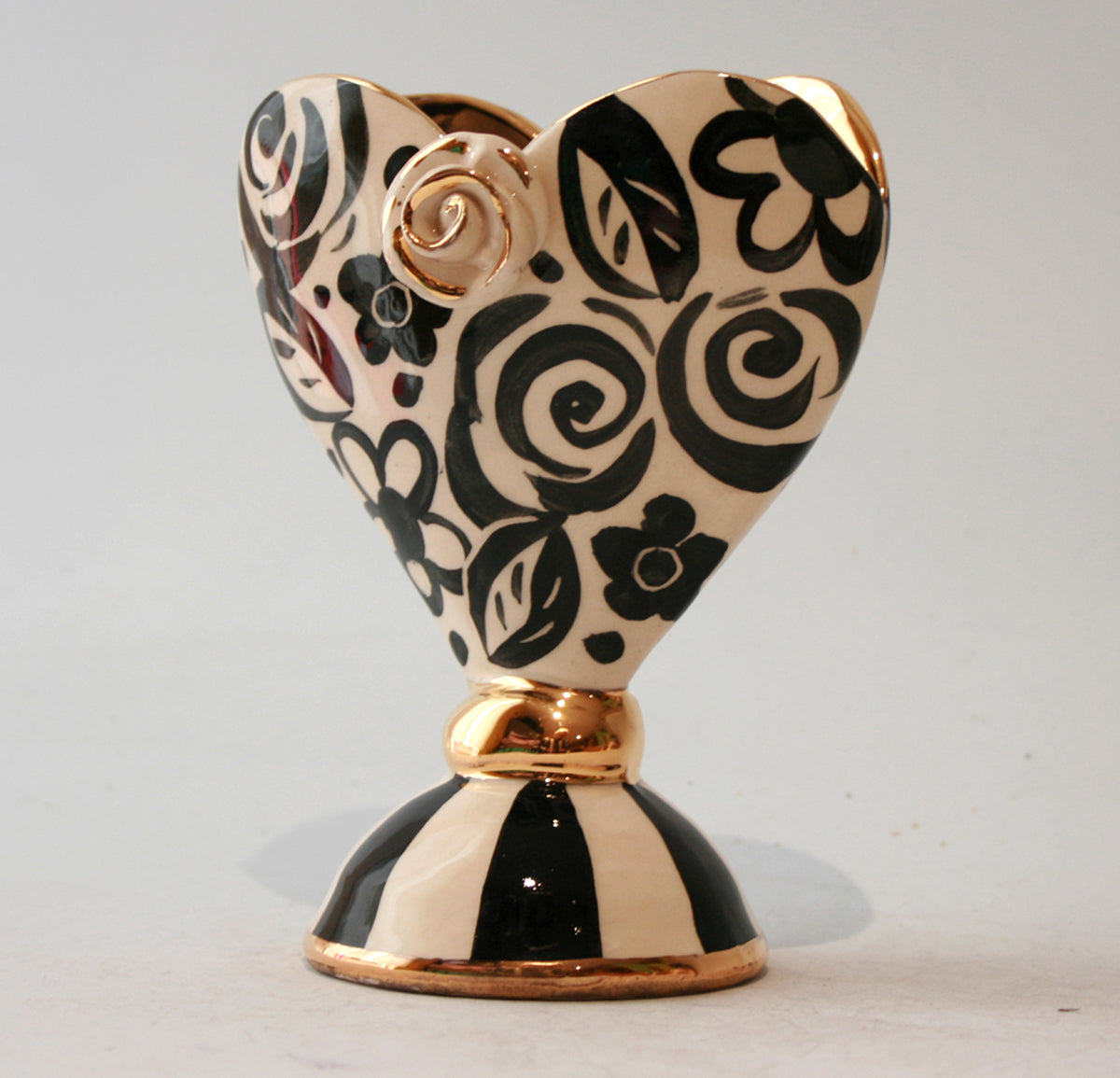 Baby Heart Vase in Black and White Blooms
