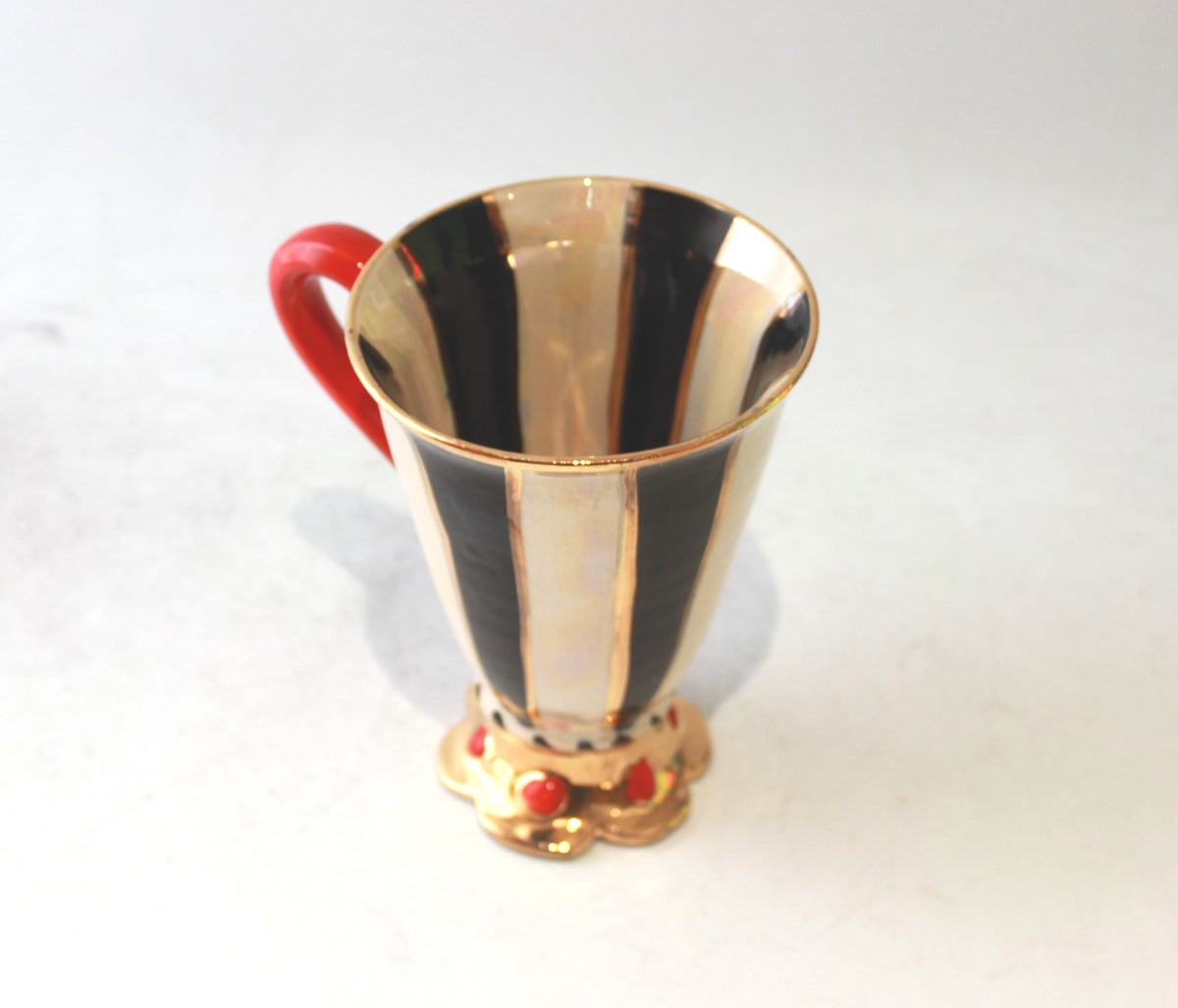 Crown Footed Mug