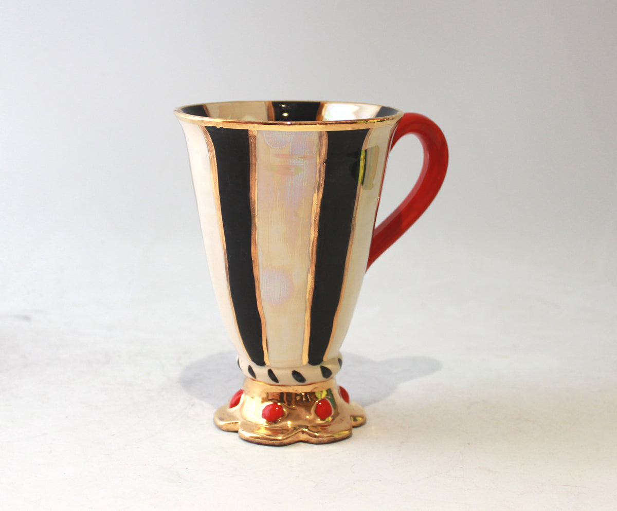 Crown Footed Mug