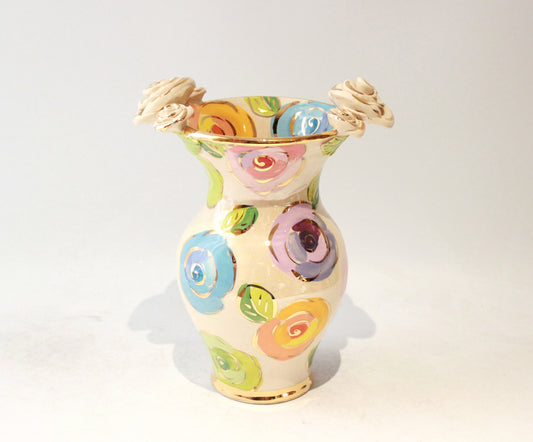 Medium Rose Edged Vase in Gold Mixed Pale Roses