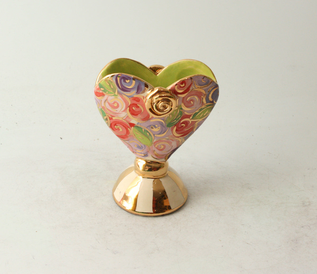 Baby Heart Vase in Pink Rosebush