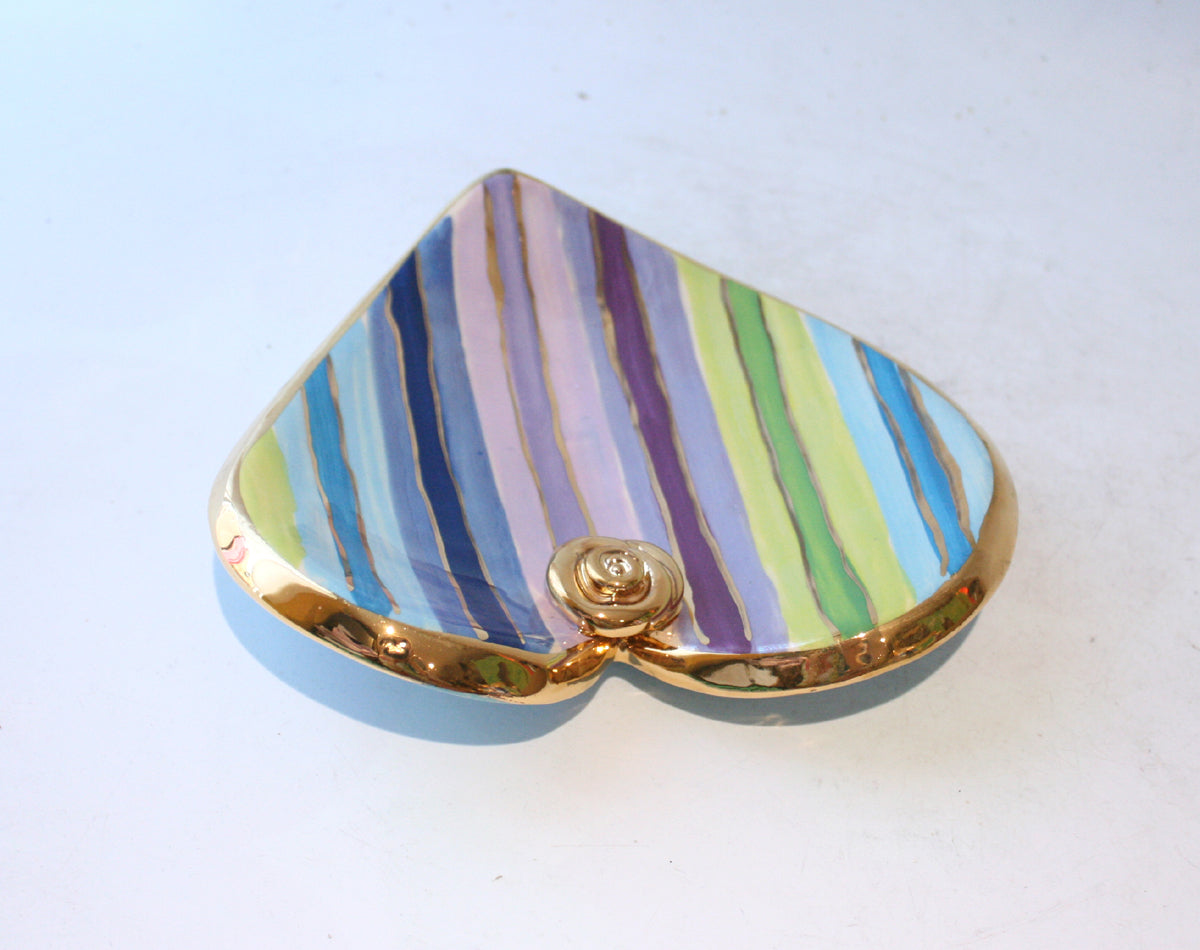 Heart Shaped Soap Dish in Lustred Stripe