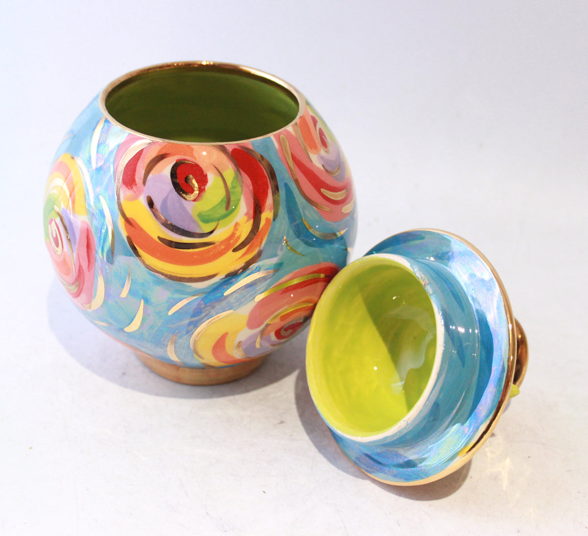 Small Round Rose Lidded Tea Caddy in Swirls