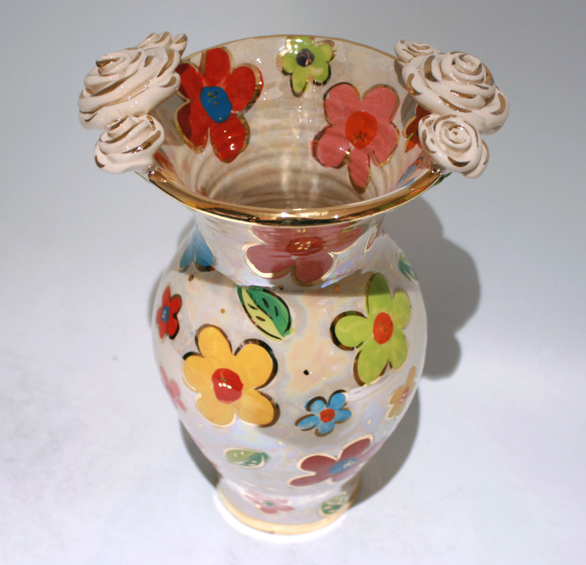 Medium Rose Edged Vase in Daisy