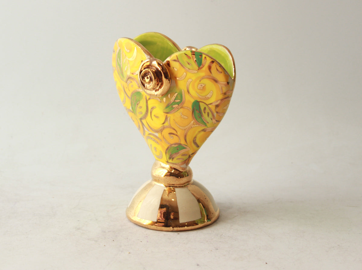 Baby Heart Vase in Yellow Rosebush