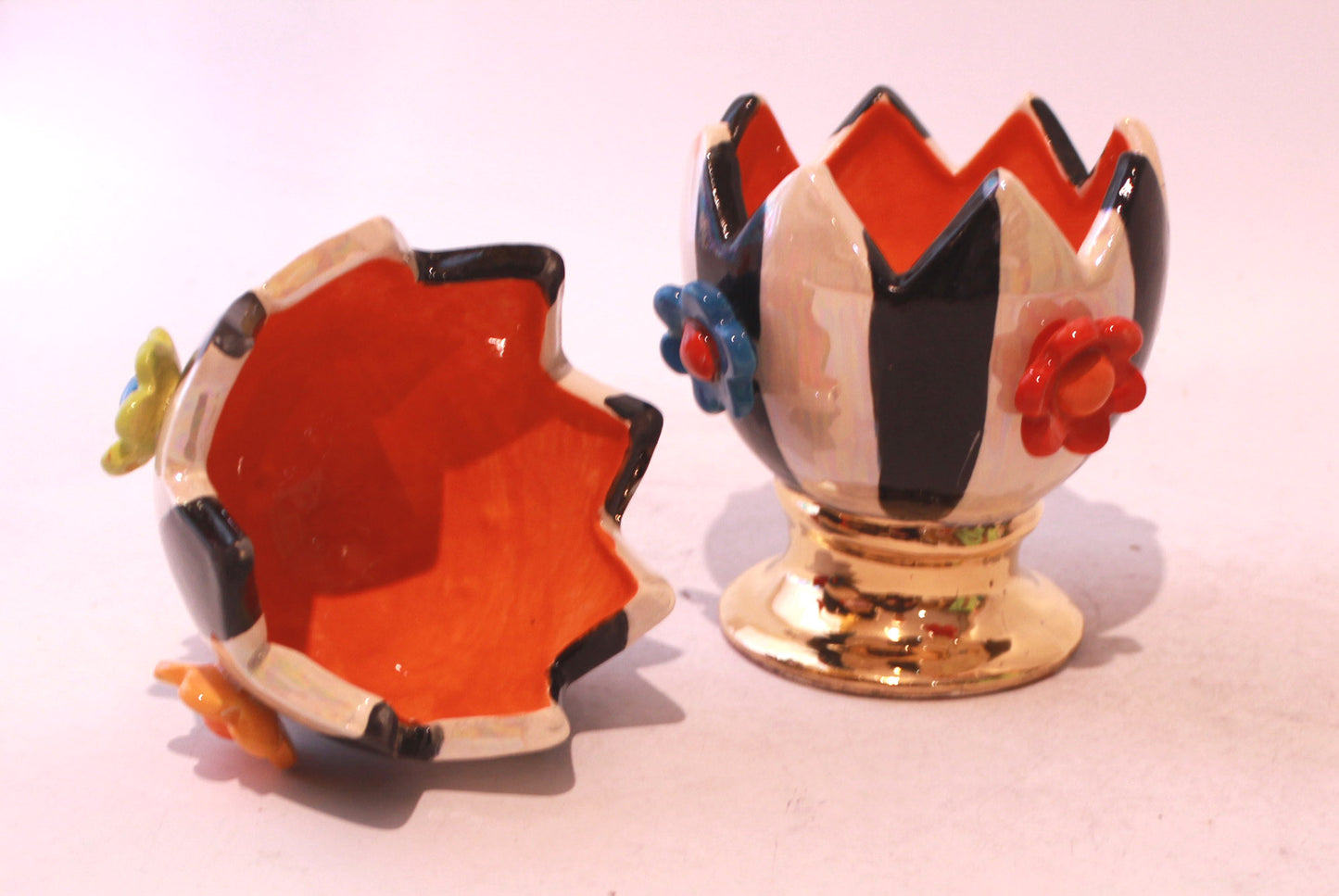 Daisy Studded Egg with Rose Lid in Black and White