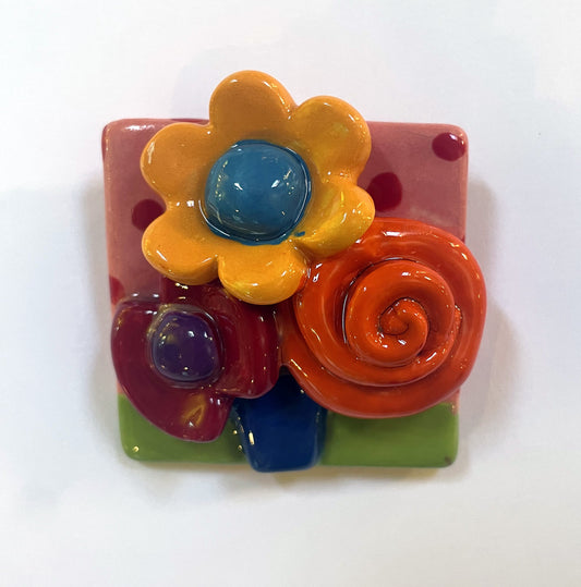 Brooch with Pink and Green background
