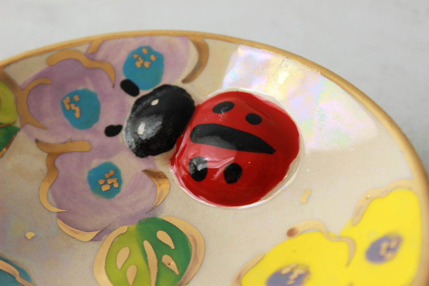 Bugs Saucer with Butterfly