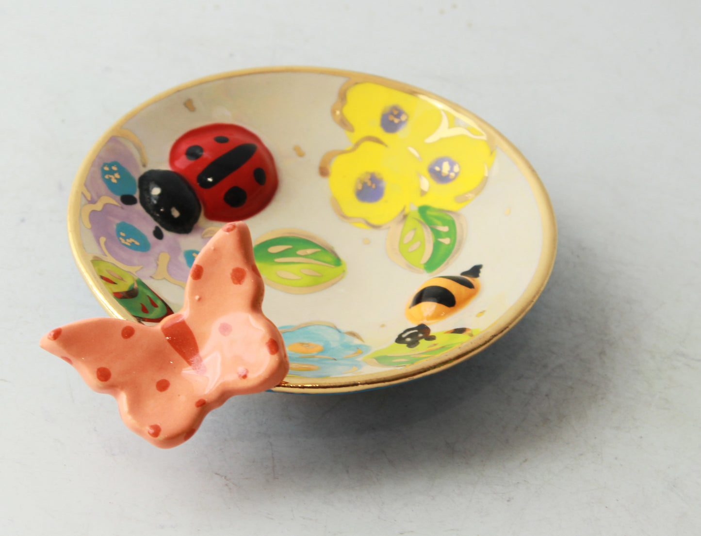 Bugs Saucer with Butterfly