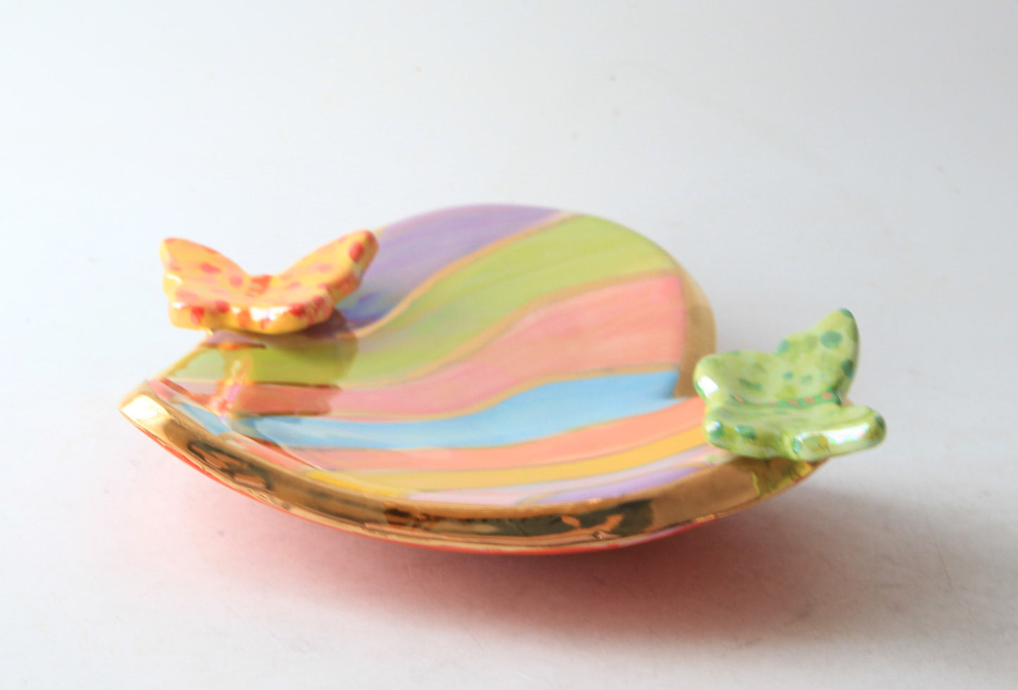 Butterfly Studded Heart Soap Dish Wavy Stripe