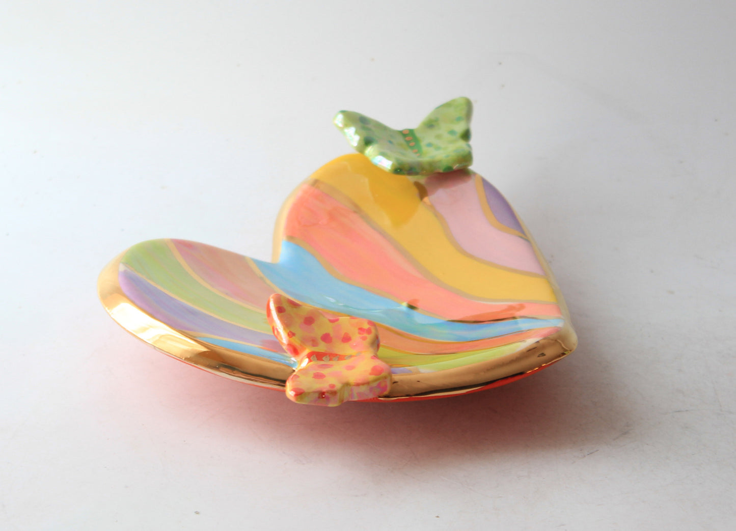 Butterfly Studded Heart Soap Dish Wavy Stripe