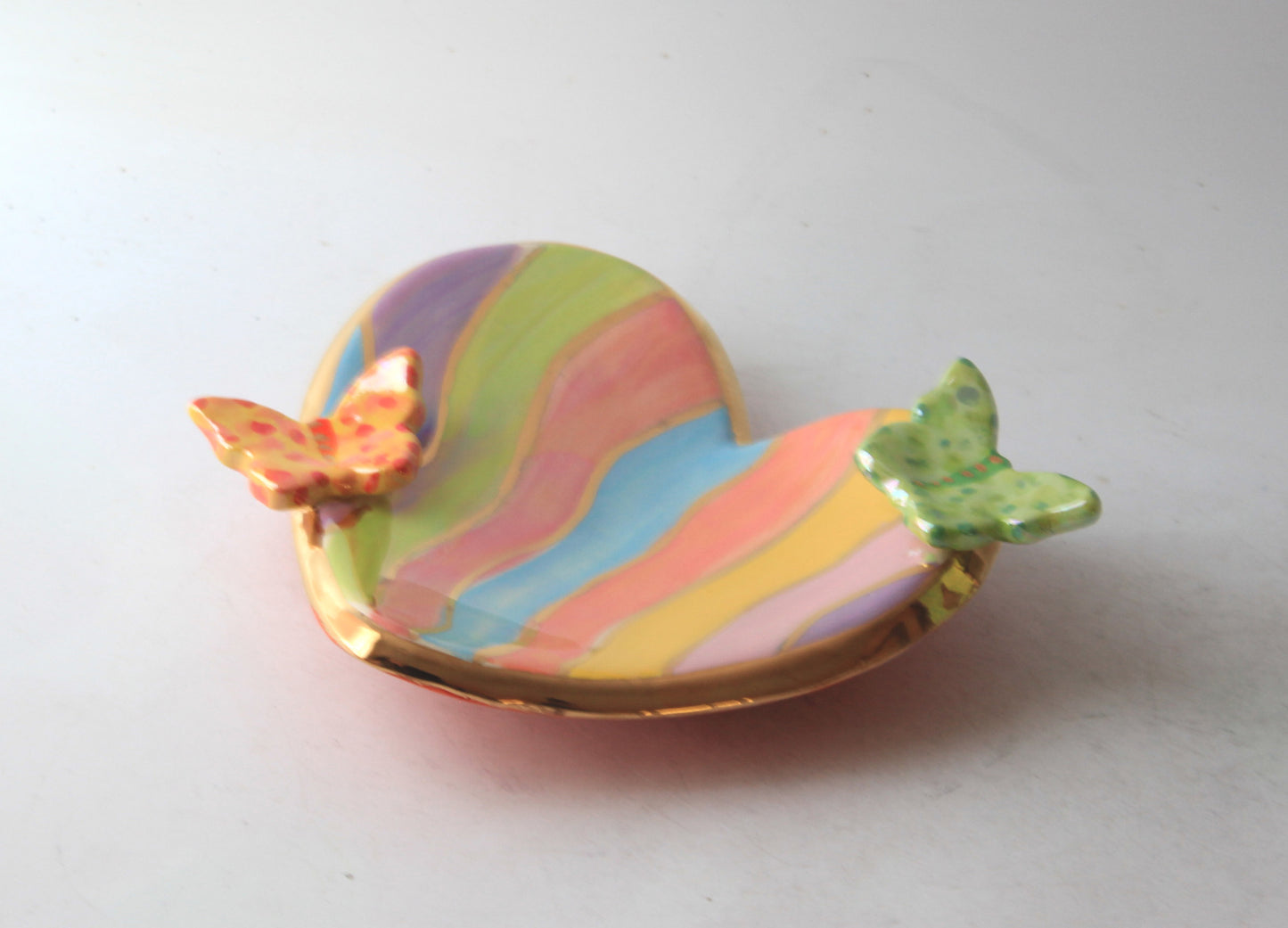 Butterfly Studded Heart Soap Dish Wavy Stripe