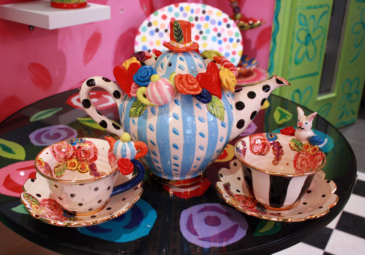 Alice deals and wonderland teapots