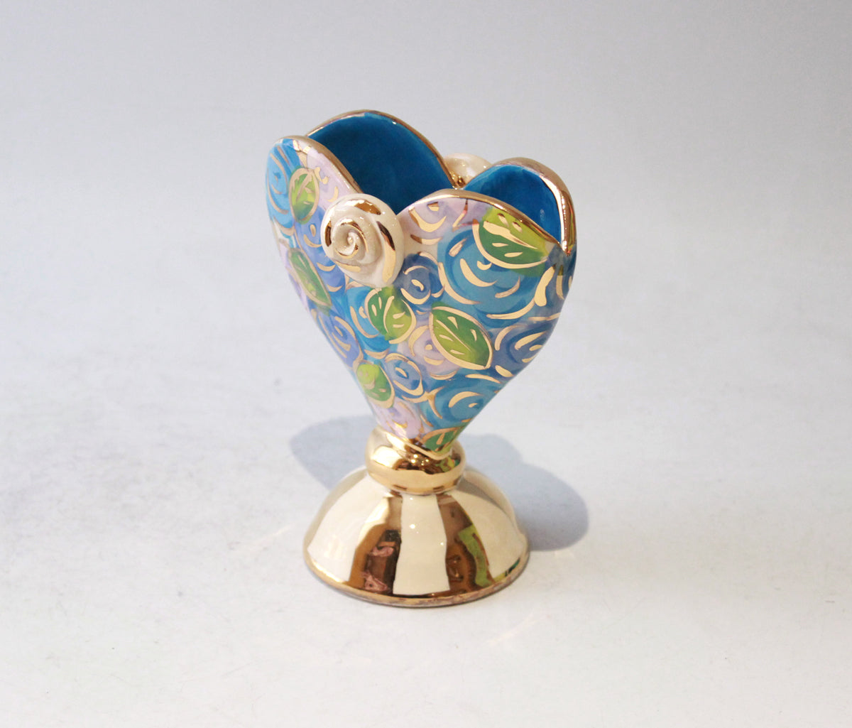 Baby Heart Vase in Blue Rosebush