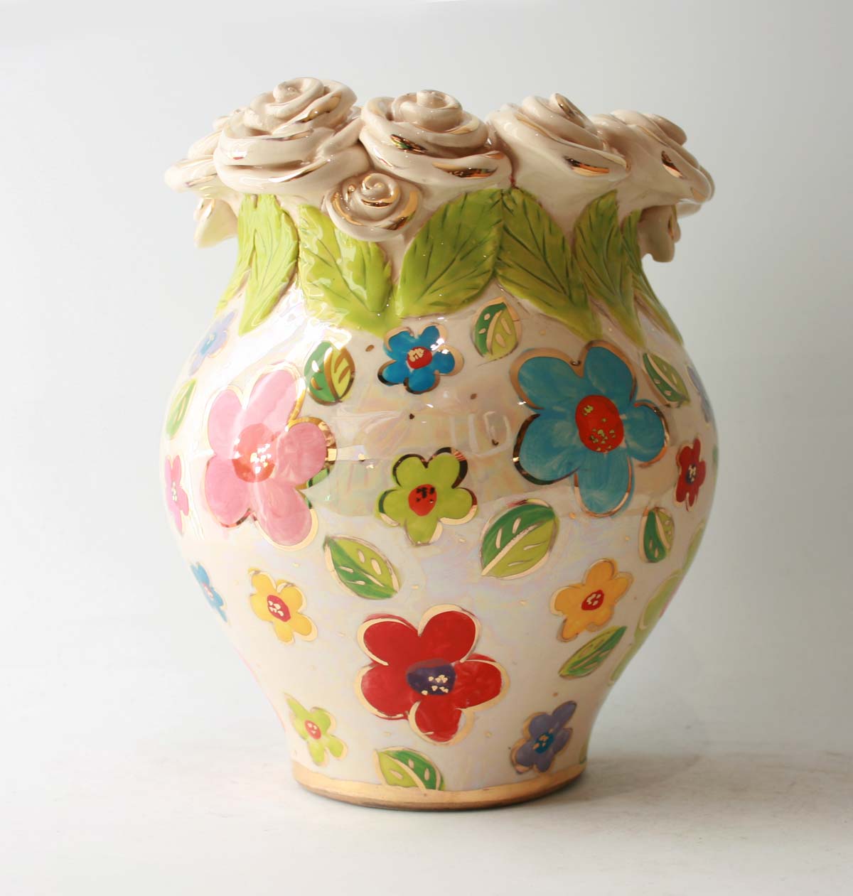 Rose Encrusted Cauldron Vase in Daisy