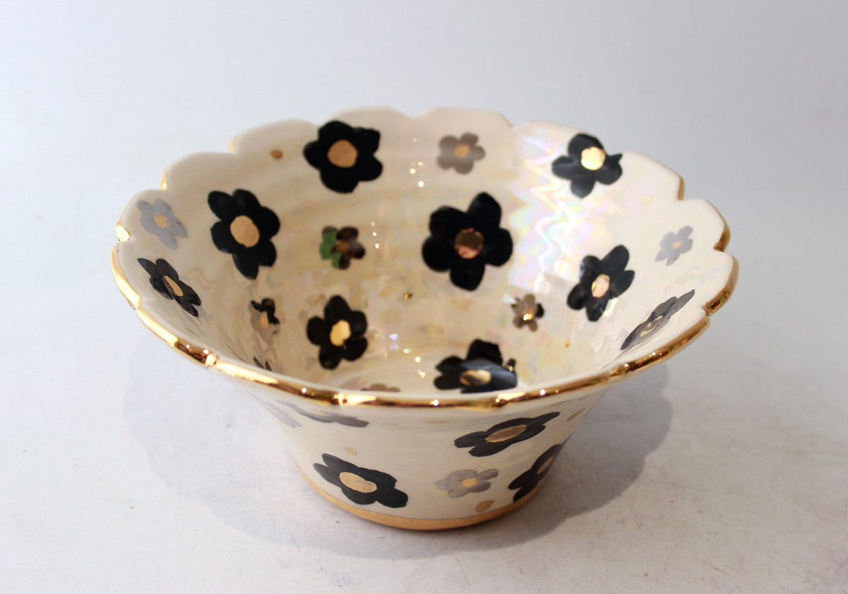 Small Fluted Serving Bowl in Black and White Daisy