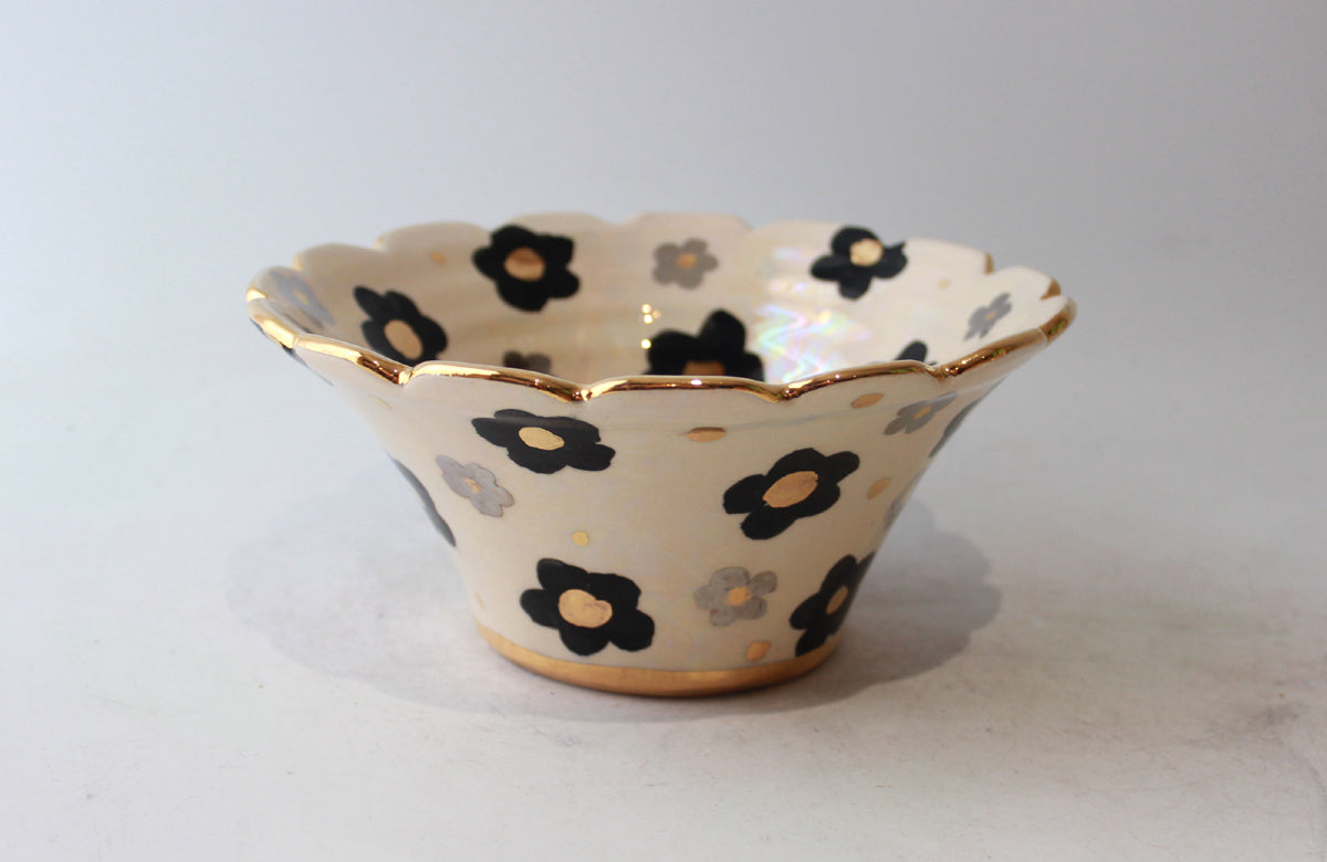 Small Fluted Serving Bowl in Black and White Daisy