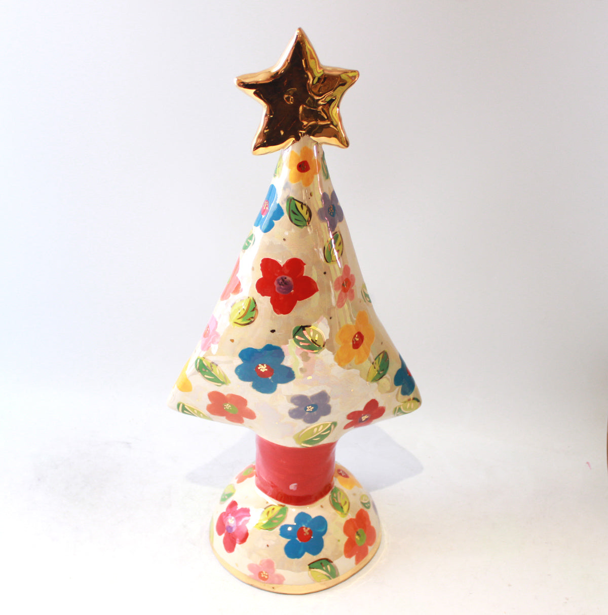 Large Christmas Tree in Daisy with Gold Star