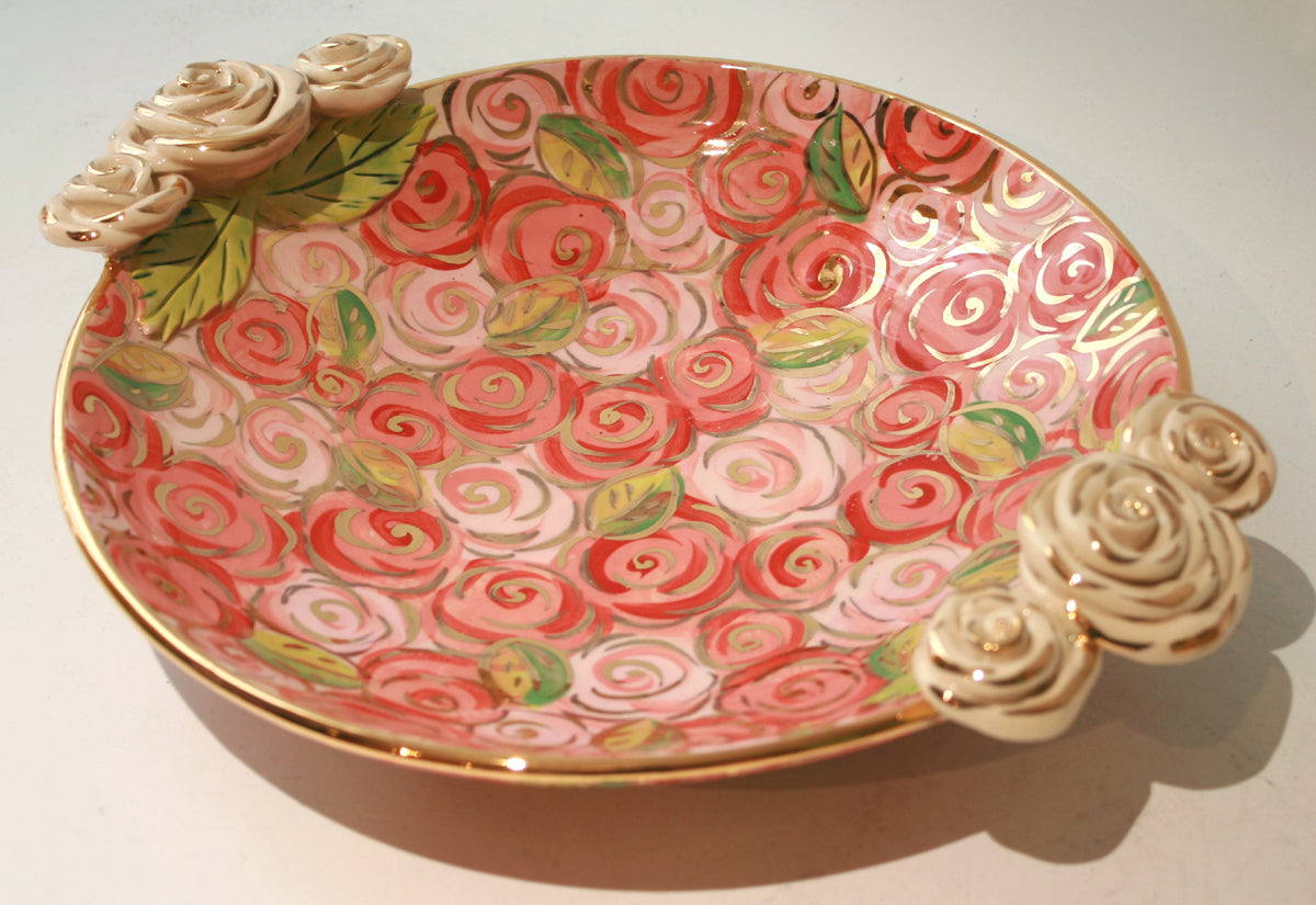 Rose Edged Dinner Plate in Pink Rosebush