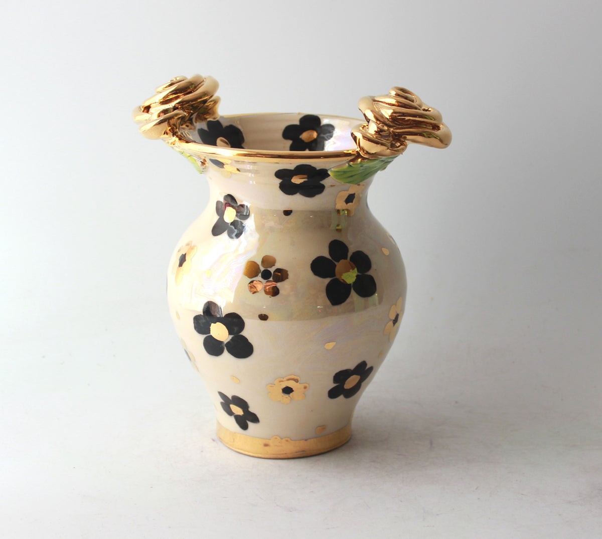 Small Fat Vase in Black and White Daisy