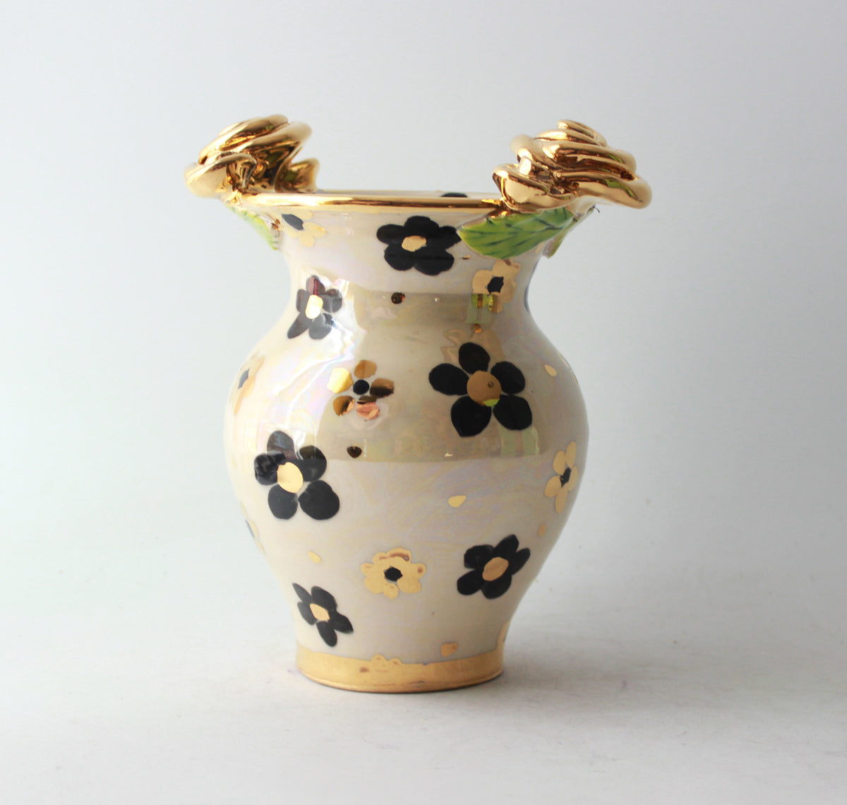 Small Fat Vase in Black and White Daisy