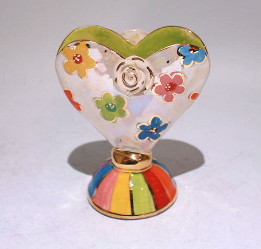 Baby Heart Vase in Daisy