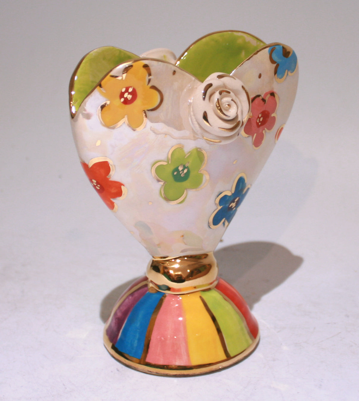 Baby Heart Vase in Daisy