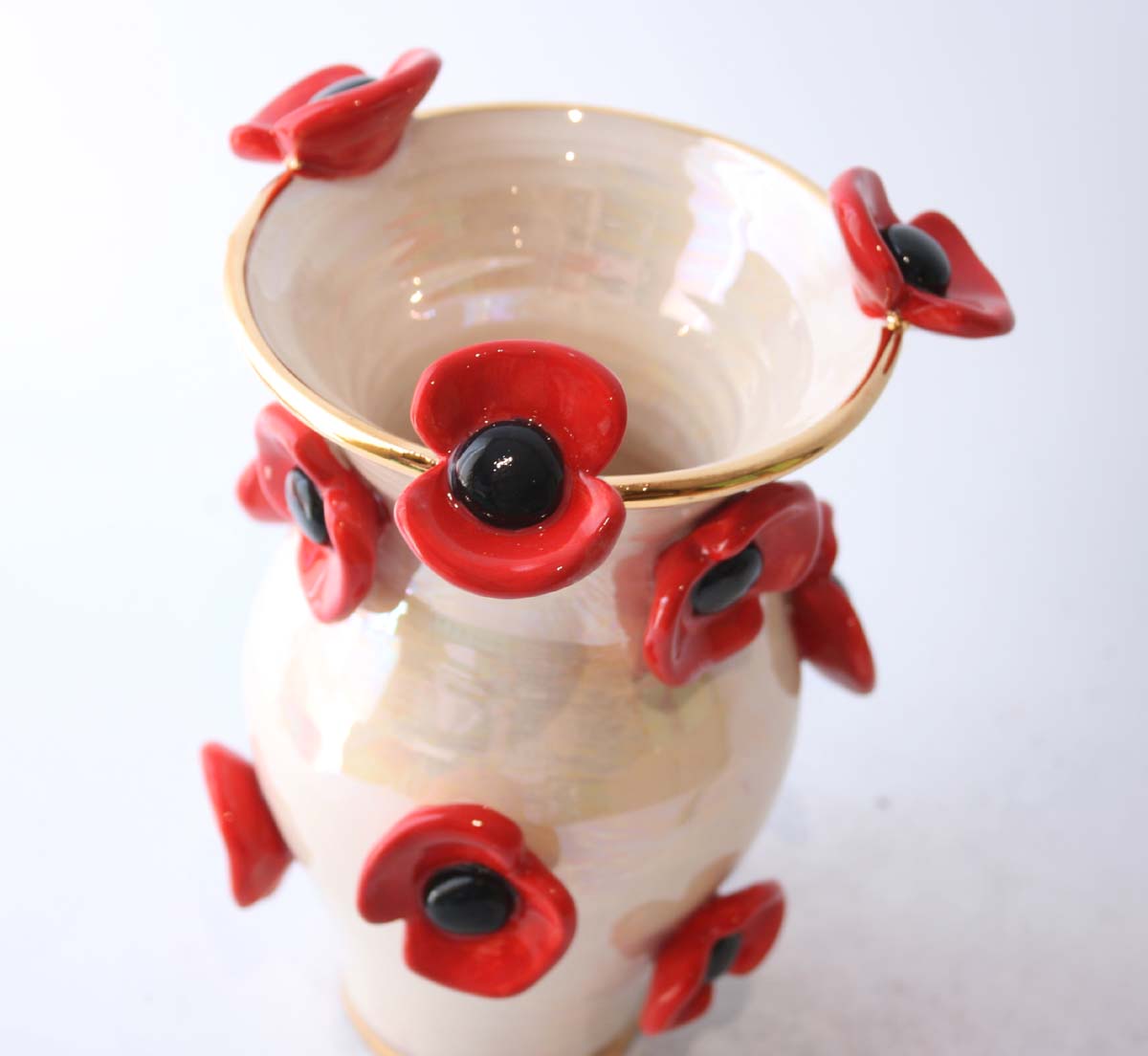 Small Poppy Studded Vase in Iridescent White