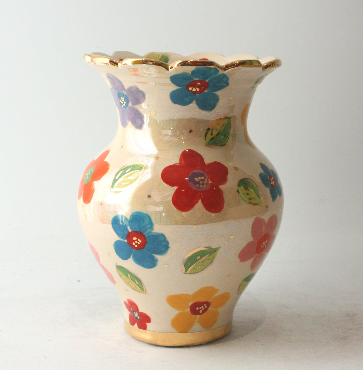 Small Fat Vase in Daisy with Fluted Edge