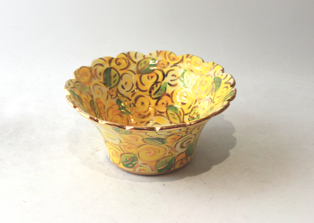 Small Fluted Serving Bowl in Yellow Rosebush