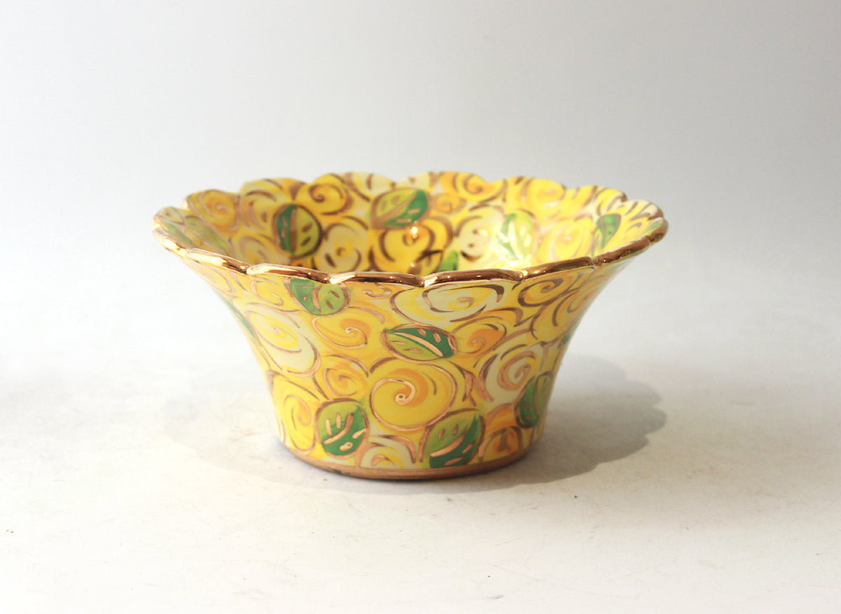 Small Fluted Serving Bowl in Yellow Rosebush