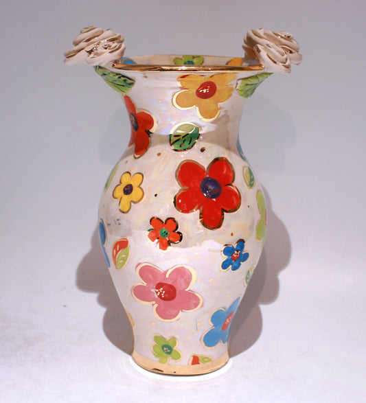 Medium Rose Edged Vase in Daisy