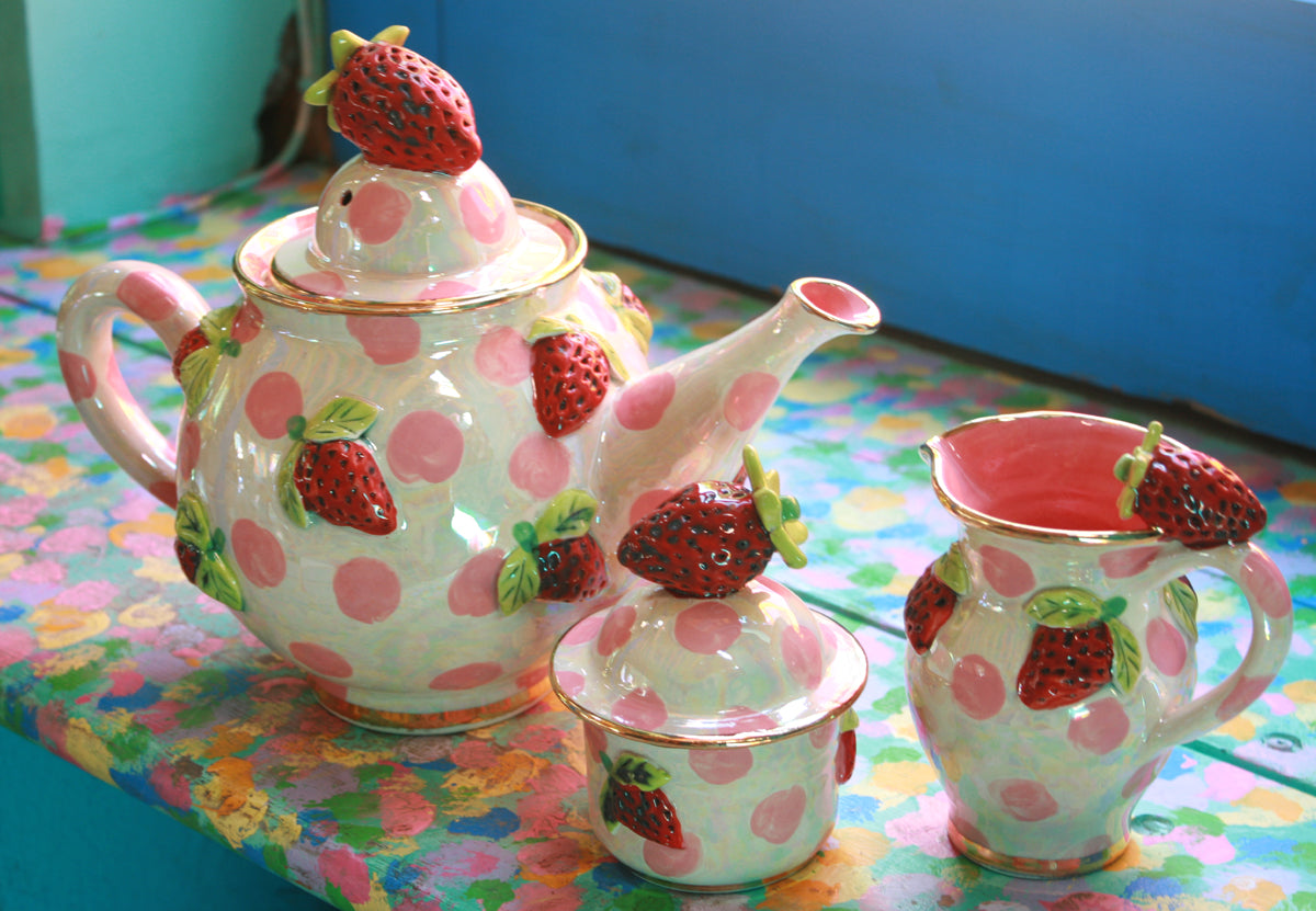 Medium Teapot in Strawberry - MaryRoseYoung