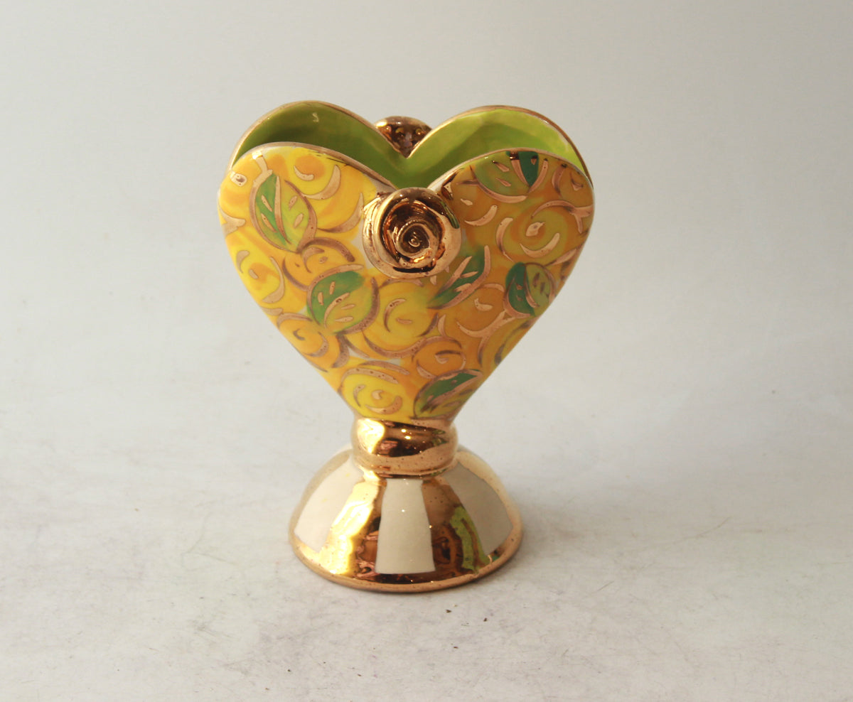 Baby Heart Vase in Yellow Rosebush